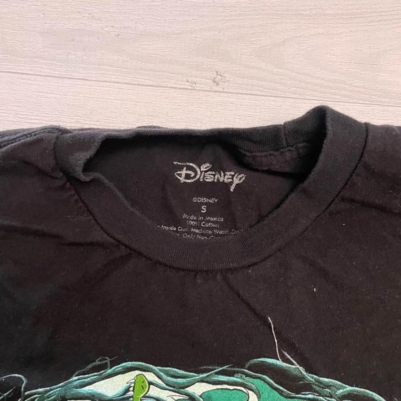 Disney Villians tshirt size small - Picture 4 of 5